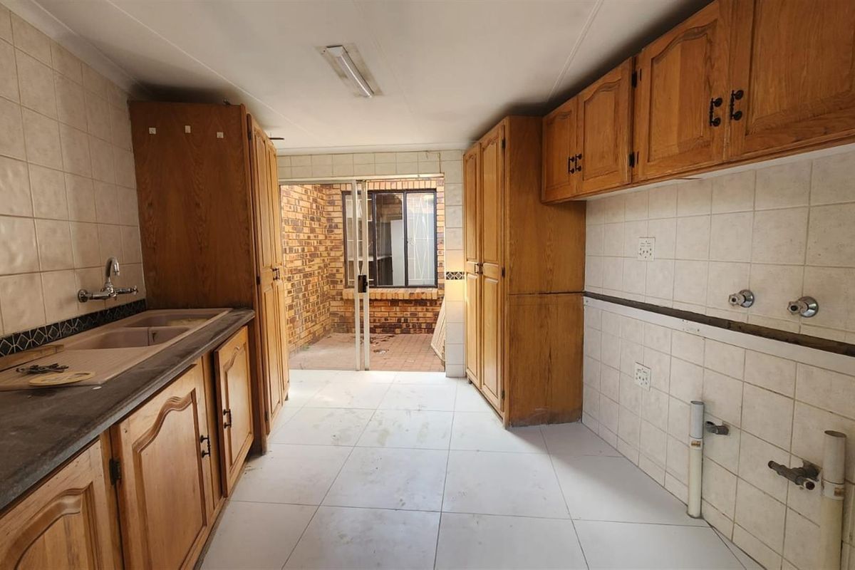 Secure Estate, Freestanding house to Rent - Photo 4