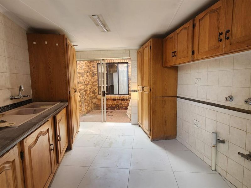 Secure Estate, Freestanding house to Rent - Photo 4