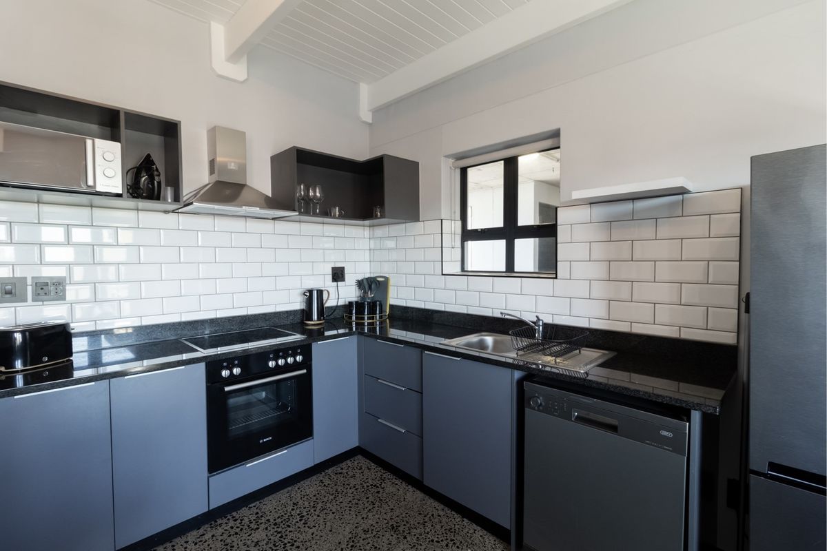 Modern Coastal Living - Furnished Apartment with partial Sea Views - Photo 5