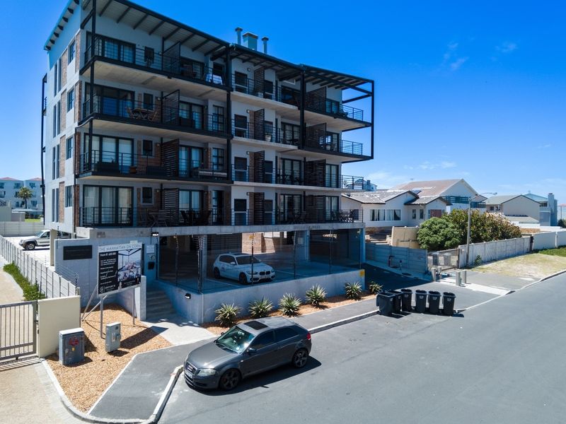Modern Coastal Living - Furnished Apartment with partial Sea Views - Photo 10