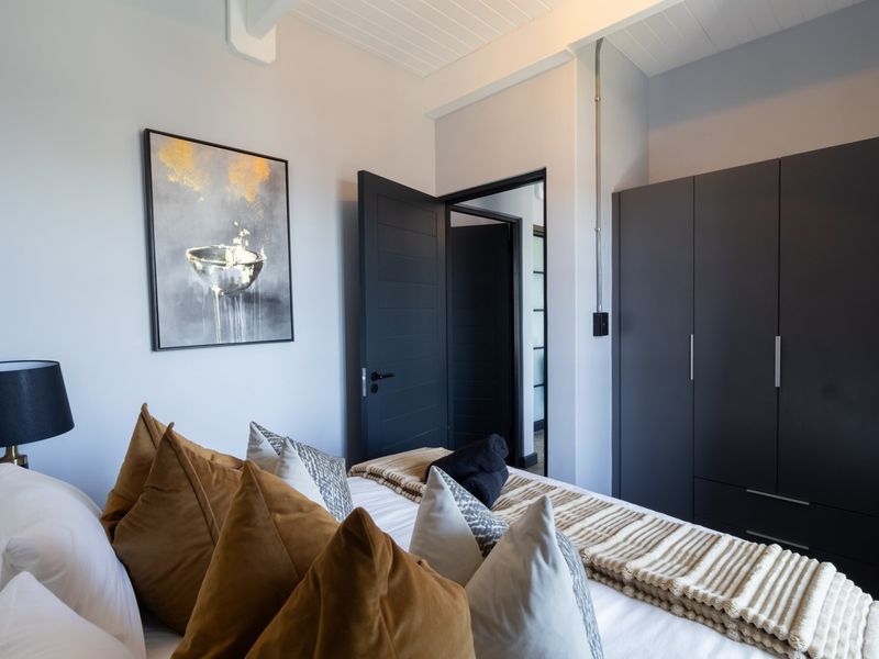 Modern Coastal Living - Furnished Apartment with partial Sea Views - Photo 8