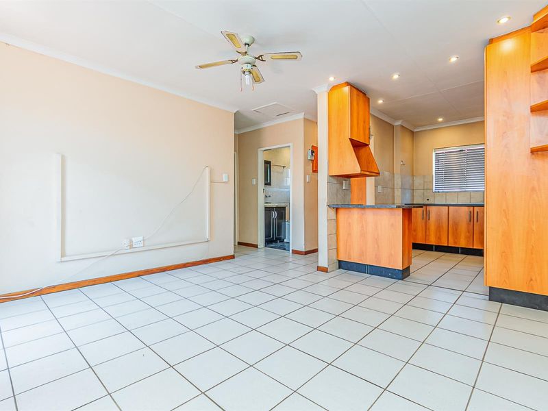1st Floor Apartment For Sale in Eden Glen, Edenvale - Photo 5