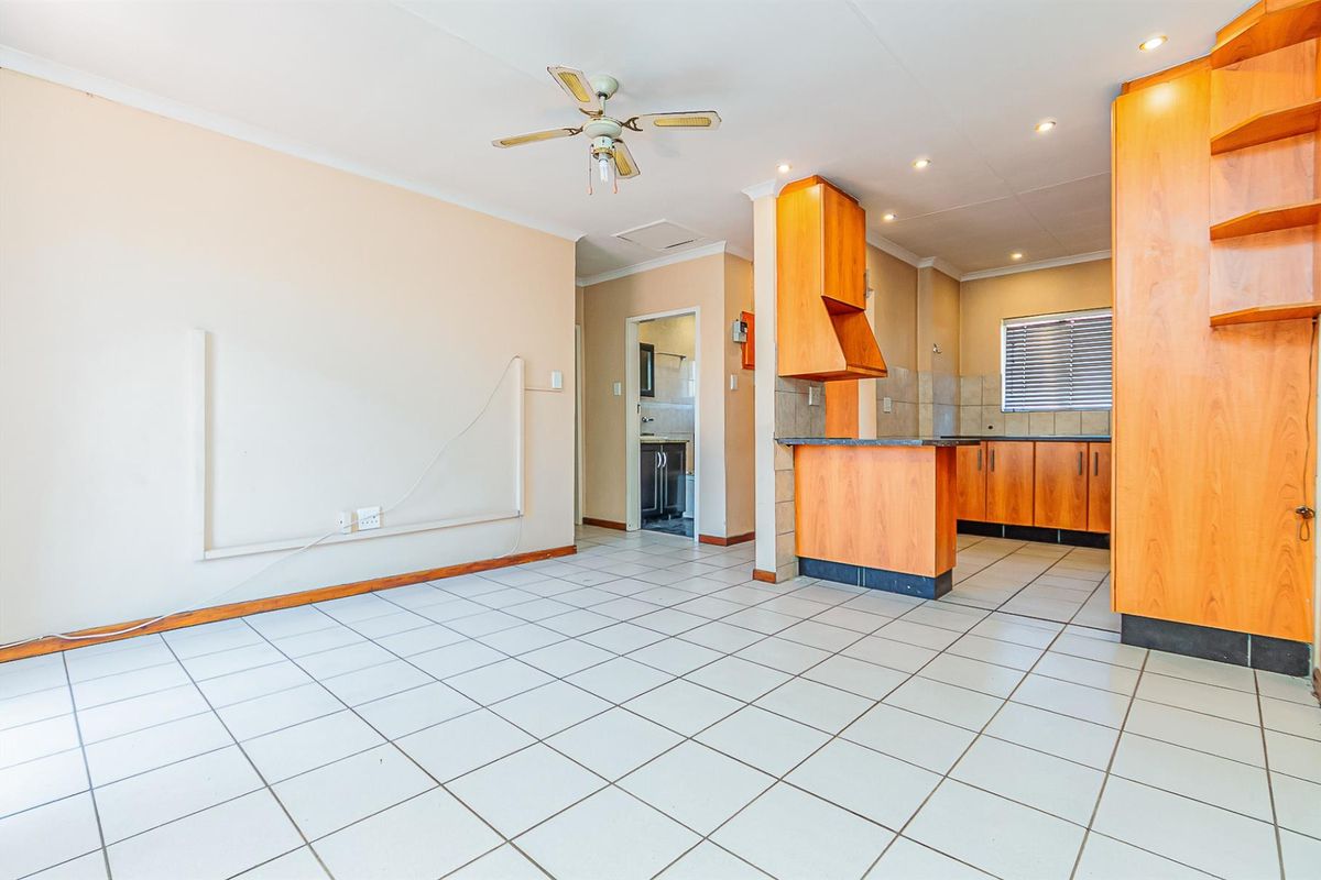 1st Floor Apartment For Sale in Eden Glen, Edenvale - Photo 5