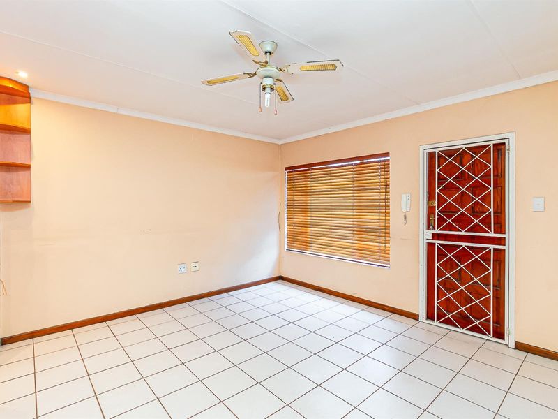 1st Floor Apartment For Sale in Eden Glen, Edenvale - Photo 8