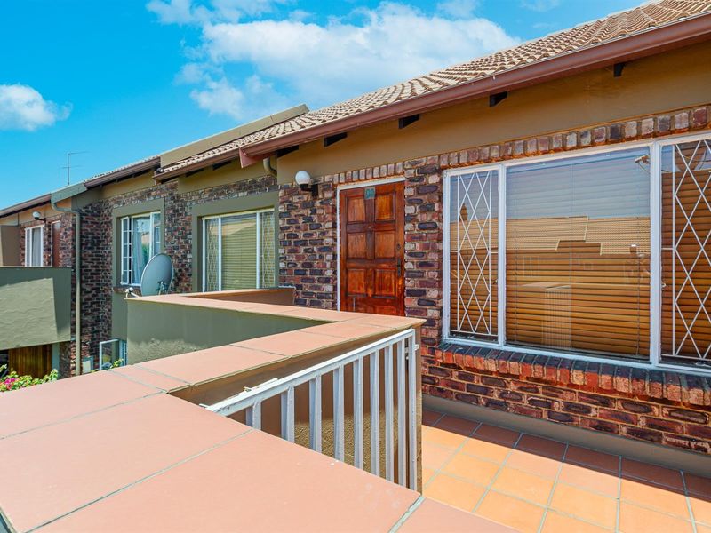 1st Floor Apartment For Sale in Eden Glen, Edenvale - Photo 3