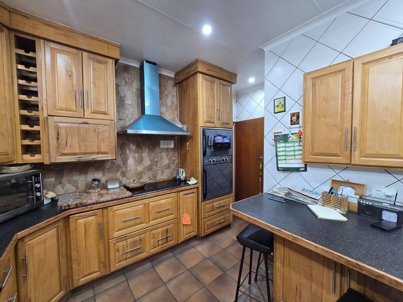 House For Sale in Wonderboom, Pretoria - Photo 3