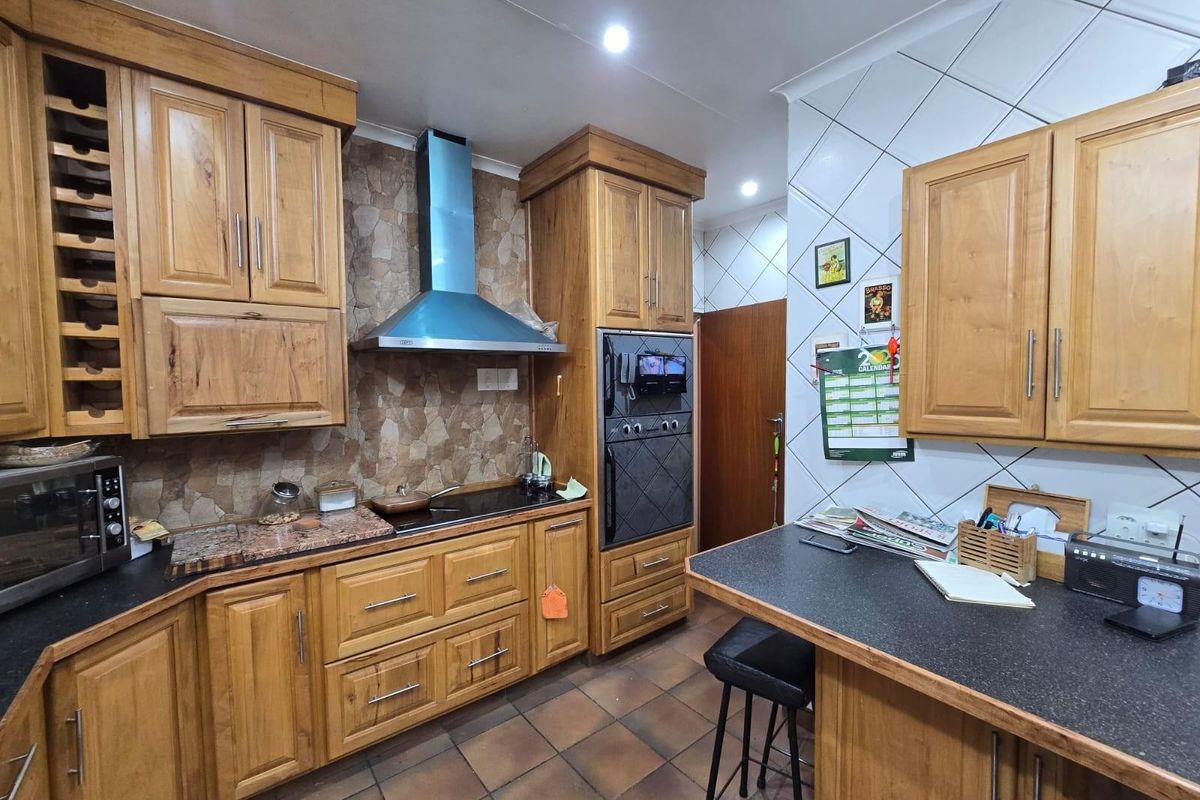 House For Sale in Wonderboom, Pretoria - Photo 3