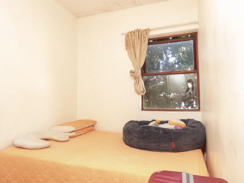 Light, Bright and Secure Living  2 Bedroom Apartment with Table Mountain Views Cape Town - Photo 7