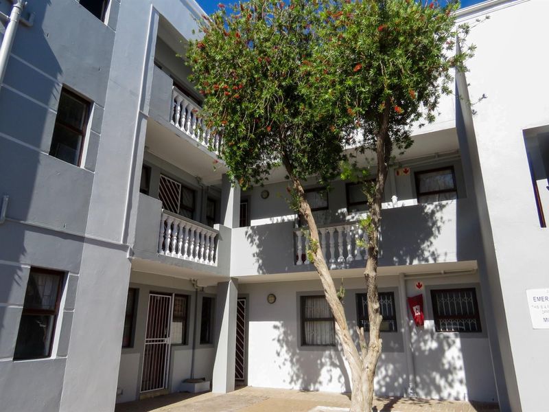 Light, Bright and Secure Living  2 Bedroom Apartment with Table Mountain Views Cape Town - Photo 5