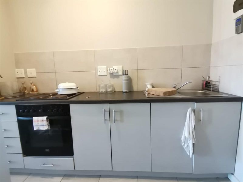 Bachelor Apartment For Sale in La Vie Estate, Paarl - Photo 4