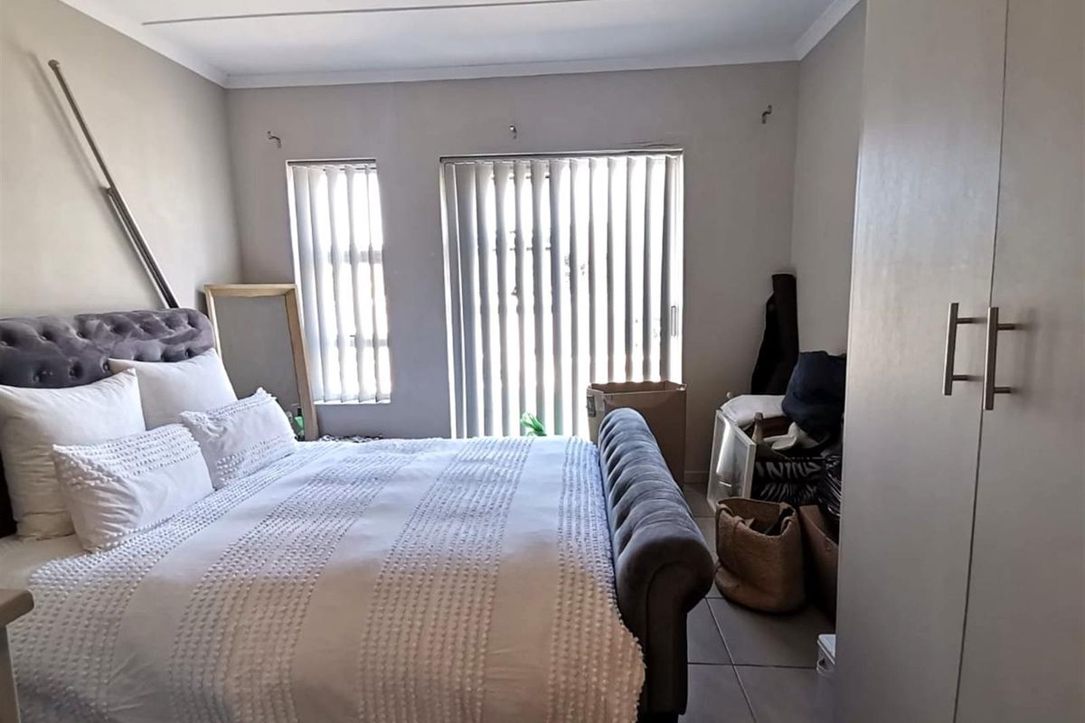 Bachelor Apartment For Sale in La Vie Estate, Paarl - Photo 5