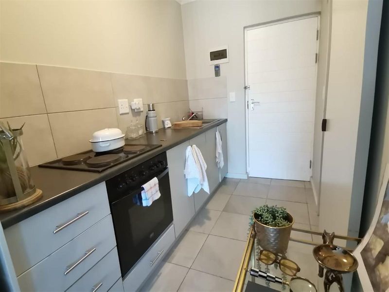 Bachelor Apartment For Sale in La Vie Estate, Paarl - Photo 3