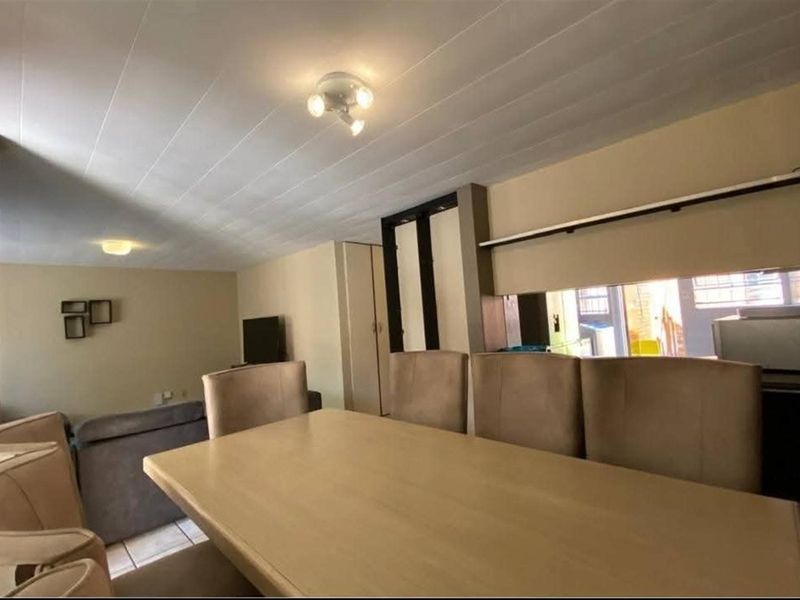 Townhouse For Sale in CE 3, Vanderbijlpark CE - Photo 9