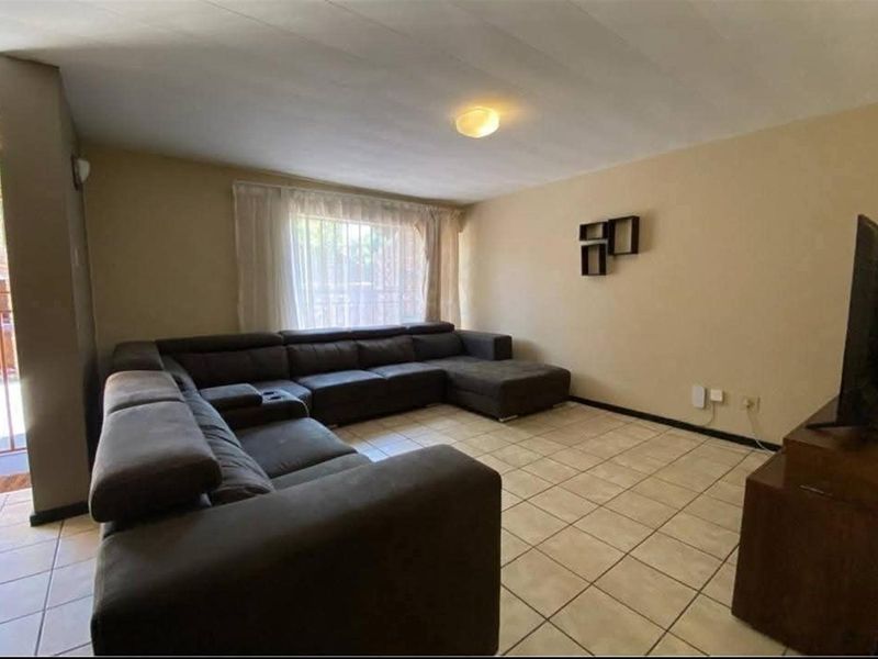 Townhouse For Sale in CE 3, Vanderbijlpark CE - Photo 6