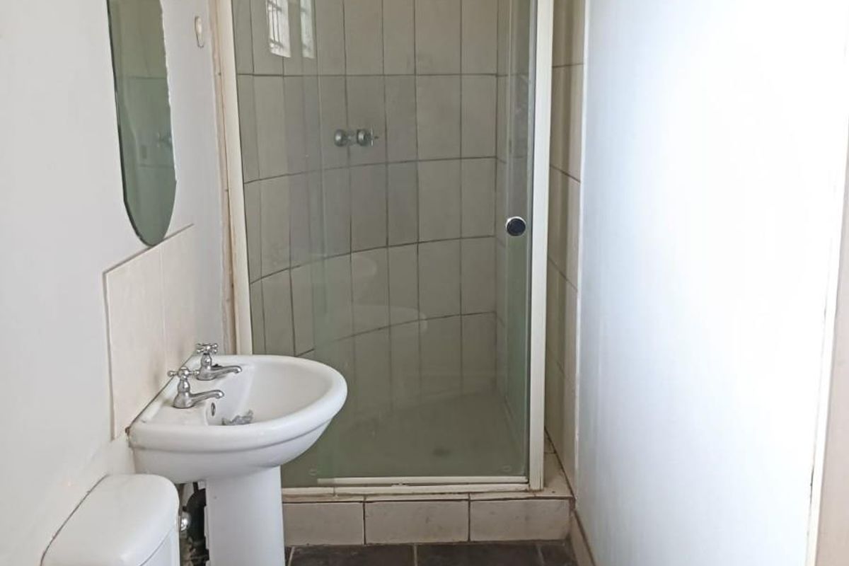 One-Bedroom Apartment to Rent in Oos Einde, Bethlehem Drive - Photo 5