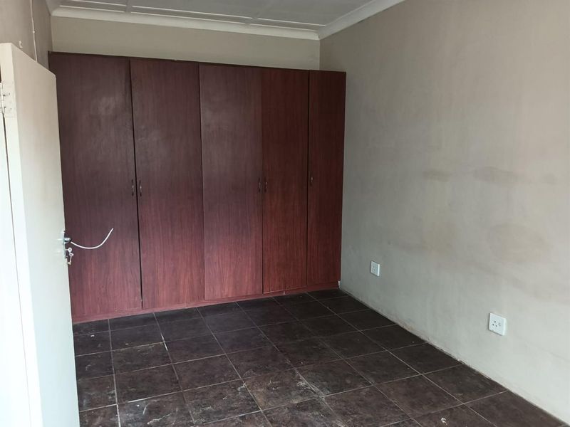 One-Bedroom Apartment to Rent in Oos Einde, Bethlehem Drive - Photo 3