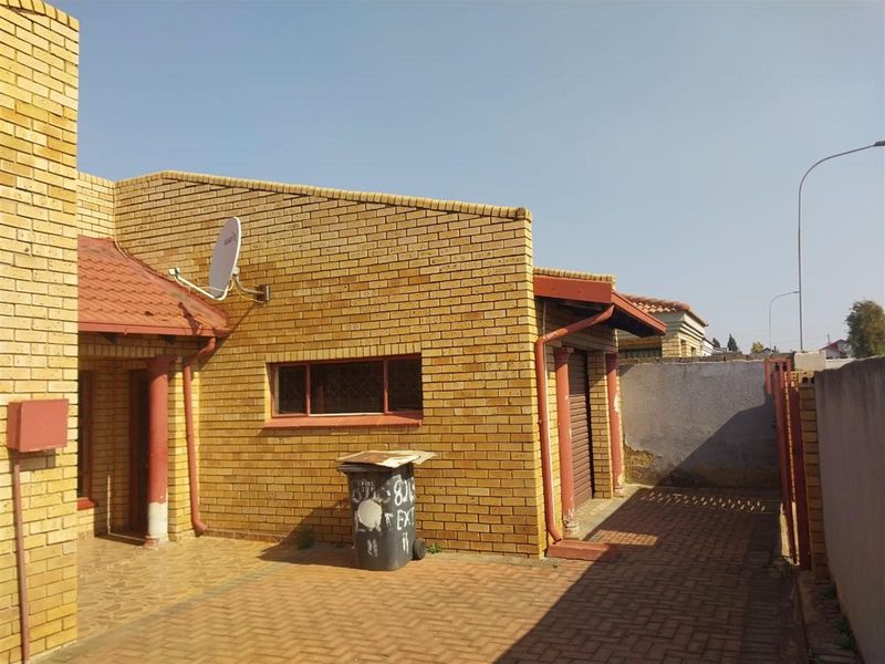 Protea Glen ext 11 - Photo 4