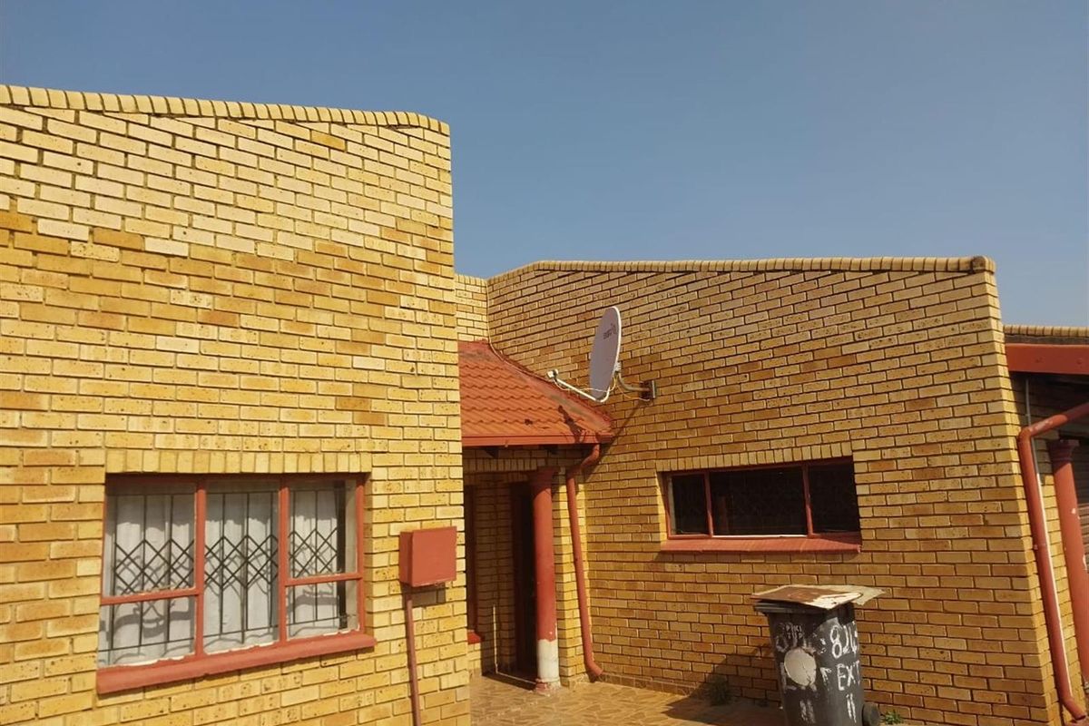 Protea Glen ext 11 - Photo 2