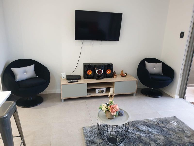 Available Immediately - Furnished Studio Apartment in Sibaya Precinct! - Photo 6