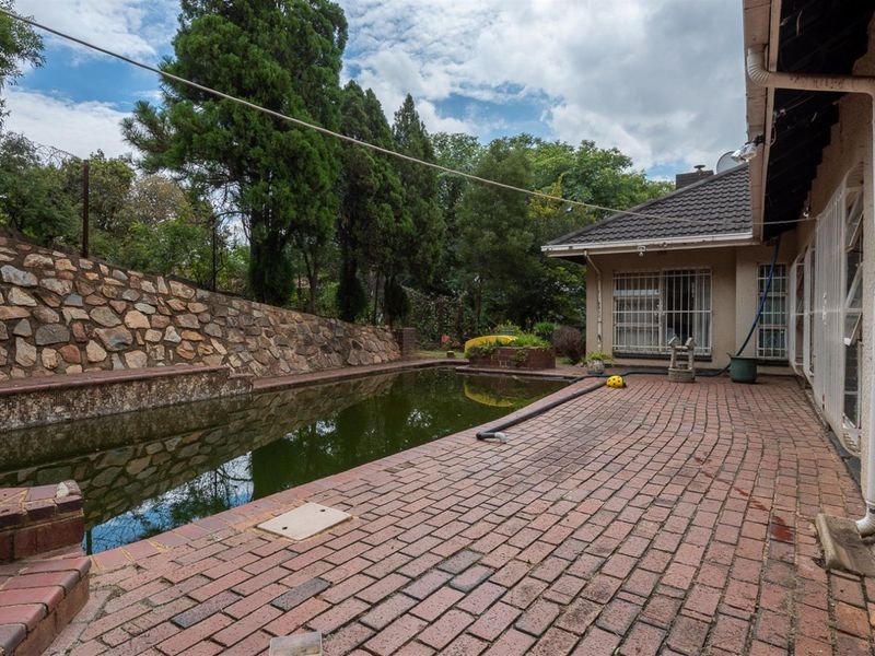 House Priced to sell, Mondeor, Johannesburg - Photo 2
