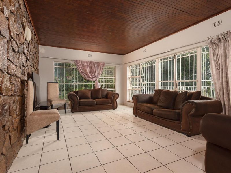 House Priced to sell, Mondeor, Johannesburg - Photo 8