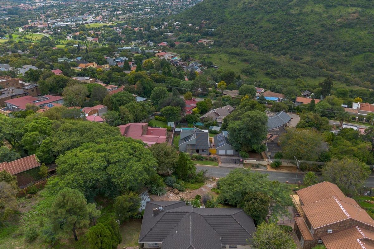 House Priced to sell, Mondeor, Johannesburg - Photo 5