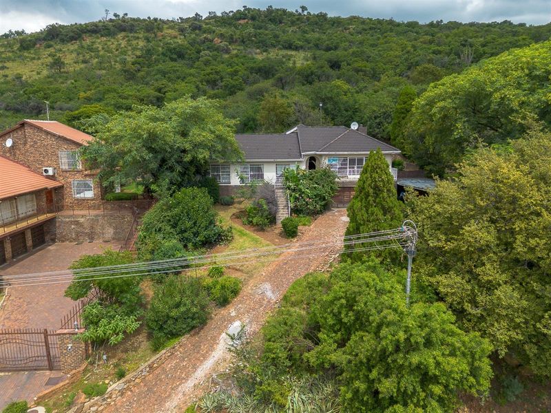 House Priced to sell, Mondeor, Johannesburg - Photo 9
