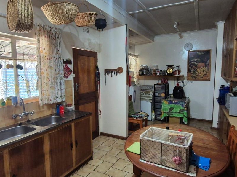 A Grand Foundation: Space, Solid Bones, and Endless Potential in Carters Glen, Kimberley - Photo 9