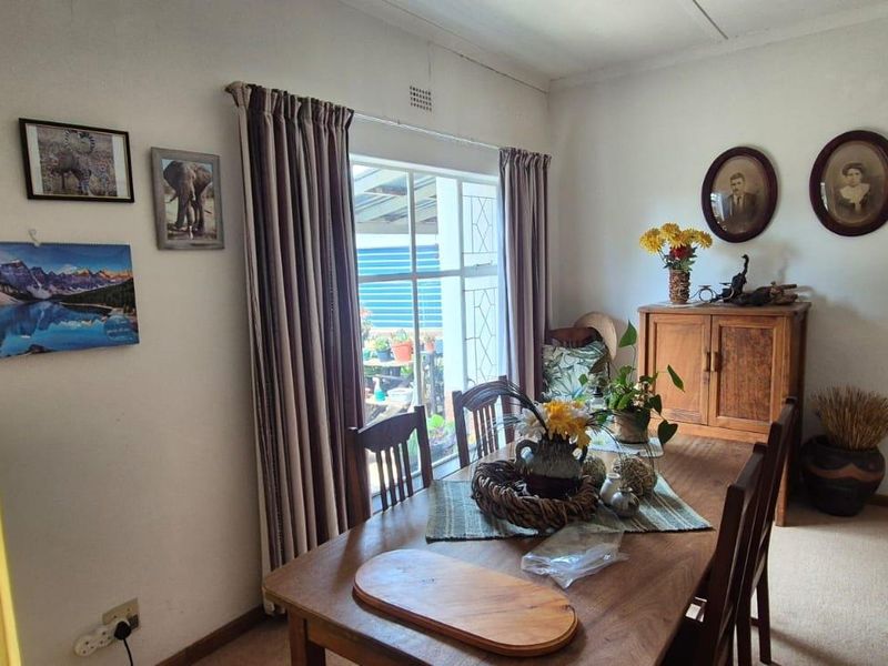 A Grand Foundation: Space, Solid Bones, and Endless Potential in Carters Glen, Kimberley - Photo 8