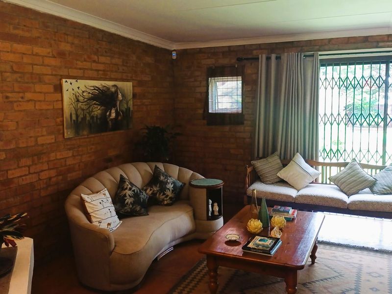 FOR SALE: A FIVE-BEDROOM HOME WITH NO LOAD SHEDDING - Photo 3