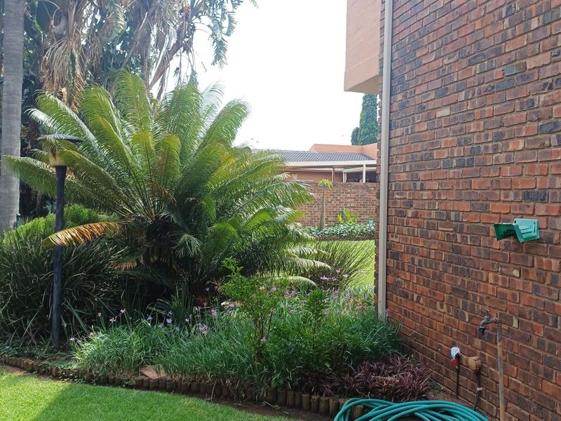 FOR SALE: A FIVE-BEDROOM HOME WITH NO LOAD SHEDDING - Photo 2