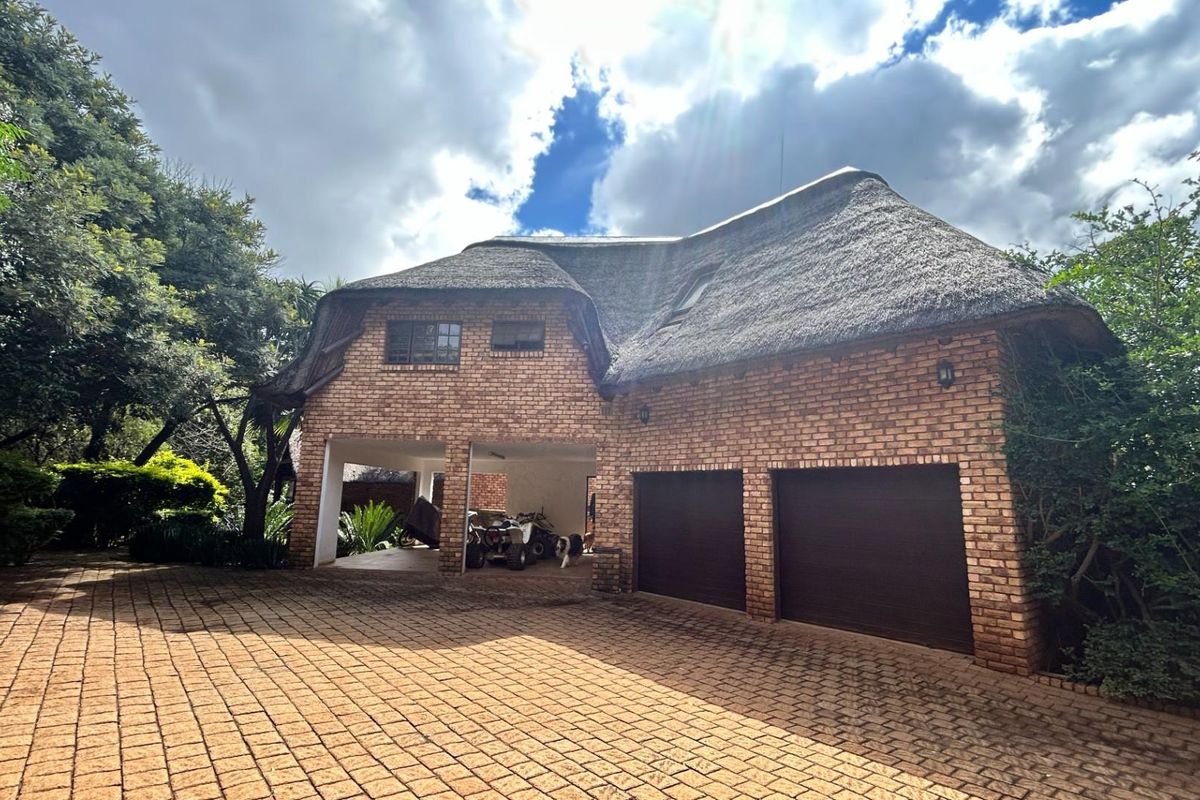 House For Sale in Mooikloof Equestrian Estate, Pretoria - Photo 2