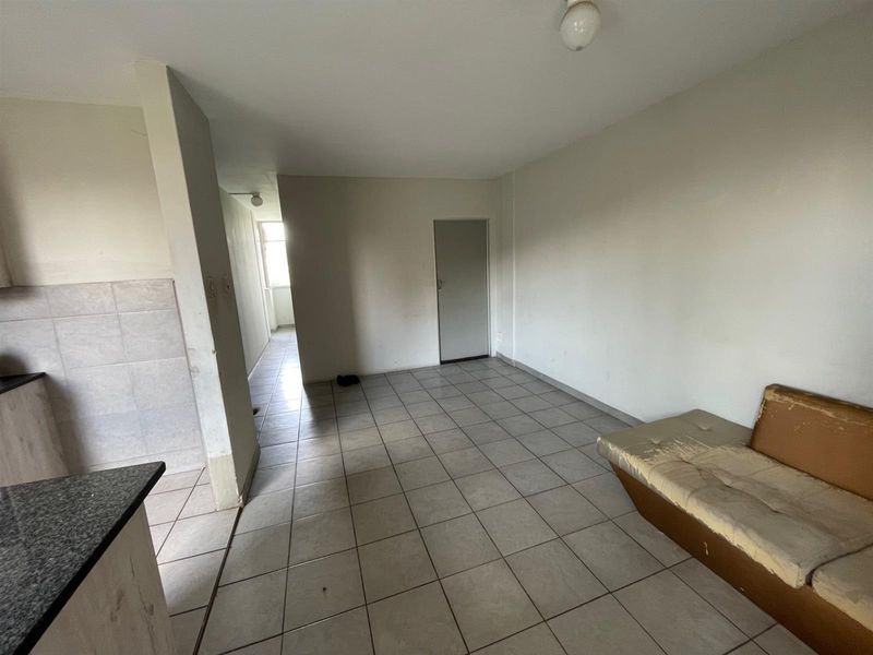 Investment Apartment For Sale in Sunnyside, Pretoria - Photo 3