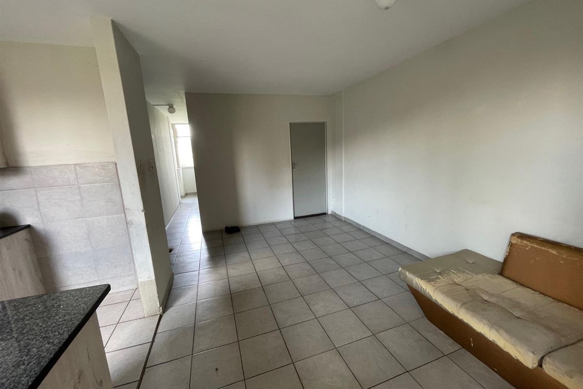 Investment Apartment For Sale in Sunnyside, Pretoria - Photo 3