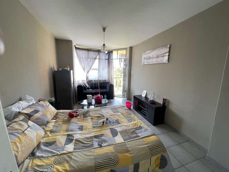 Investment Apartment For Sale in Sunnyside, Pretoria - Photo 5