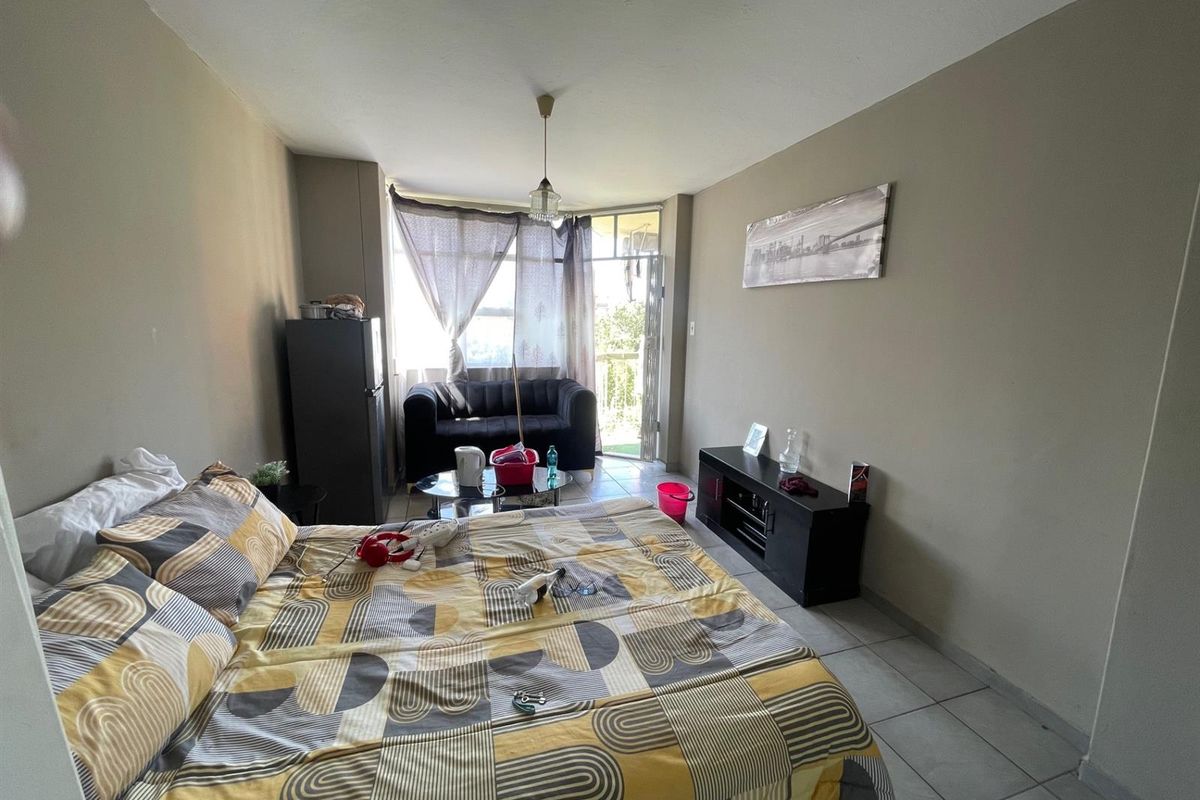 Investment Apartment For Sale in Sunnyside, Pretoria - Photo 5
