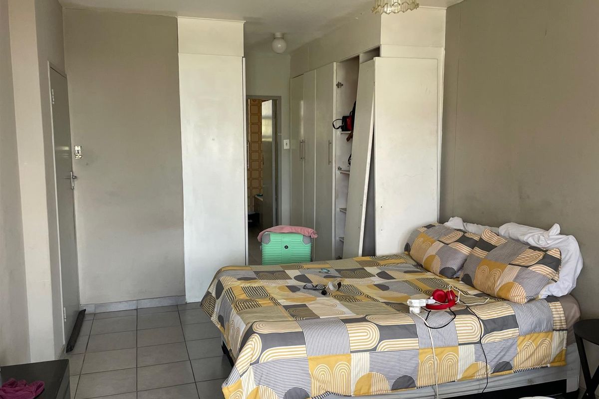 Investment Apartment For Sale in Sunnyside, Pretoria - Photo 4
