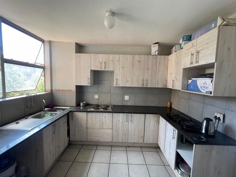 Investment Apartment For Sale in Sunnyside, Pretoria - Photo 2