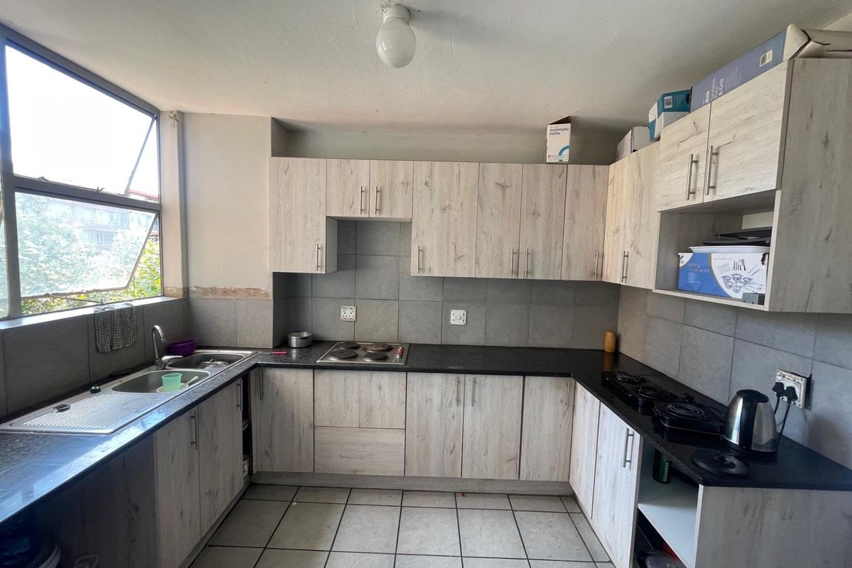 Investment Apartment For Sale in Sunnyside, Pretoria - Photo 2