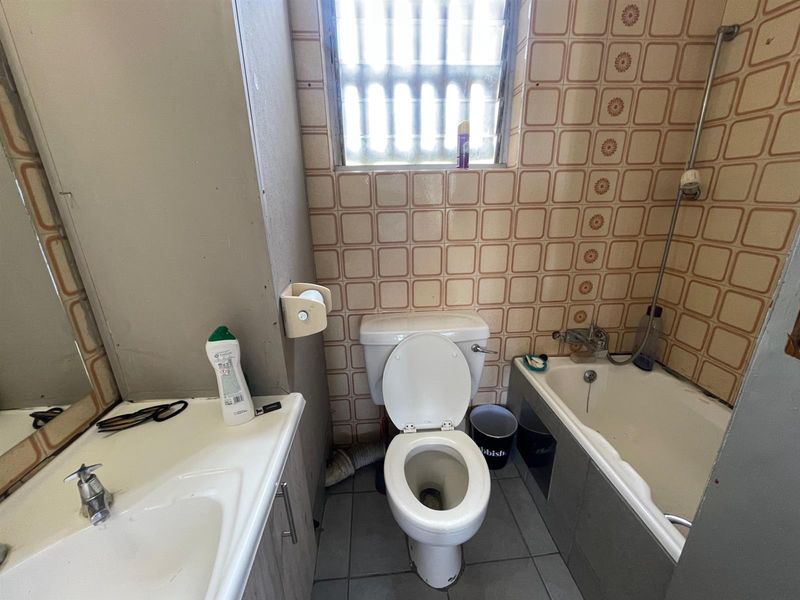 Investment Apartment For Sale in Sunnyside, Pretoria - Photo 10