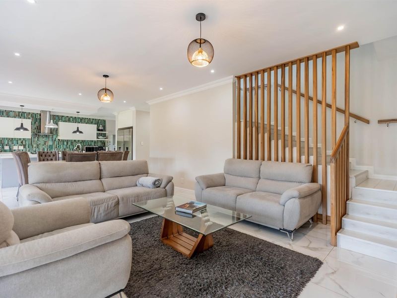 Where Modern Sophistication Meets Luxury Leisure - Photo 3