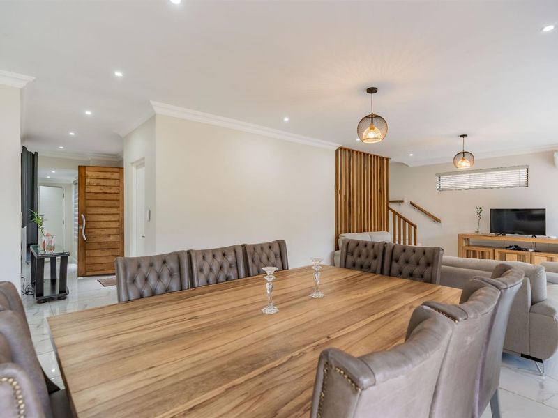 Where Modern Sophistication Meets Luxury Leisure - Photo 7