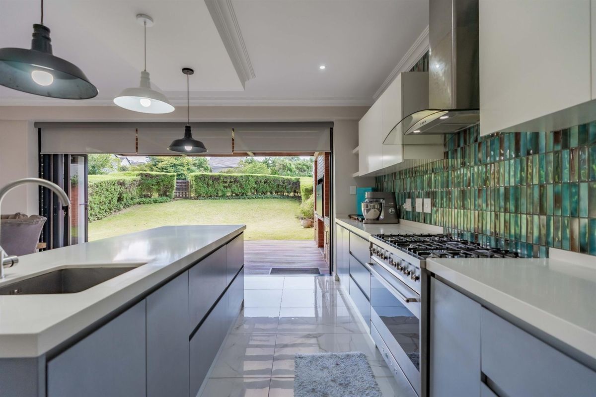 Where Modern Sophistication Meets Luxury Leisure - Photo 5