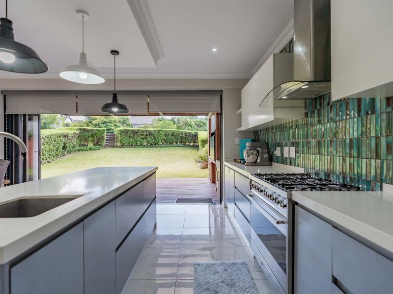 Where Modern Sophistication Meets Luxury Leisure - Photo 5