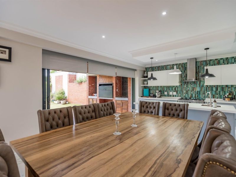 Where Modern Sophistication Meets Luxury Leisure - Photo 8