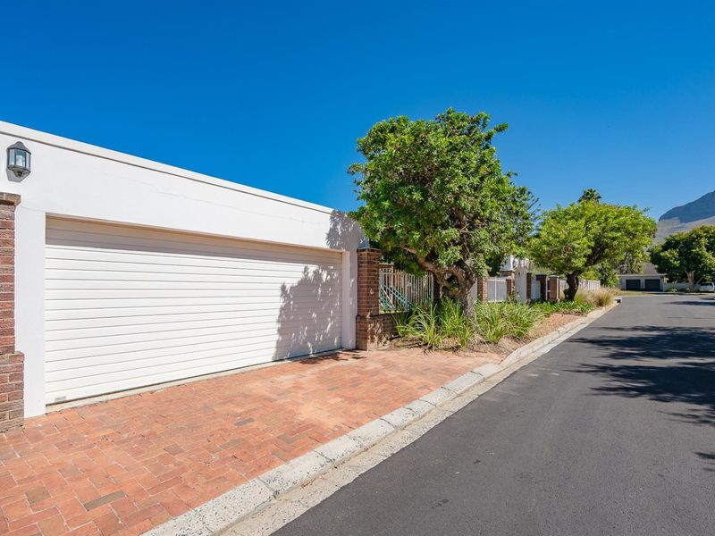 House For Sale in Morningside, Somerset West - Photo 3