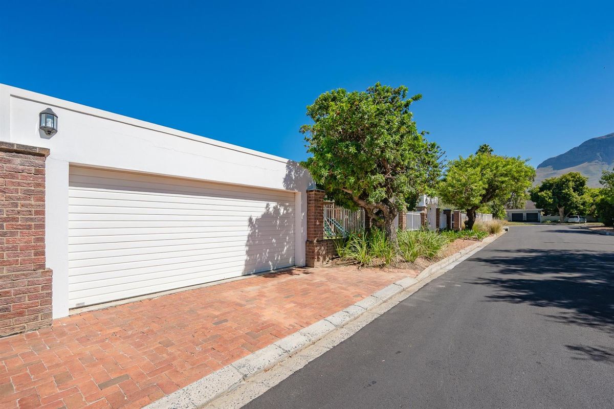 House For Sale in Morningside, Somerset West - Photo 3