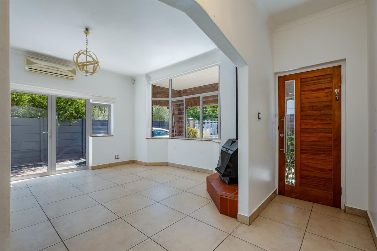 House For Sale in Morningside, Somerset West - Photo 5