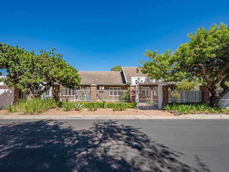 House For Sale in Morningside, Somerset West - Photo 4