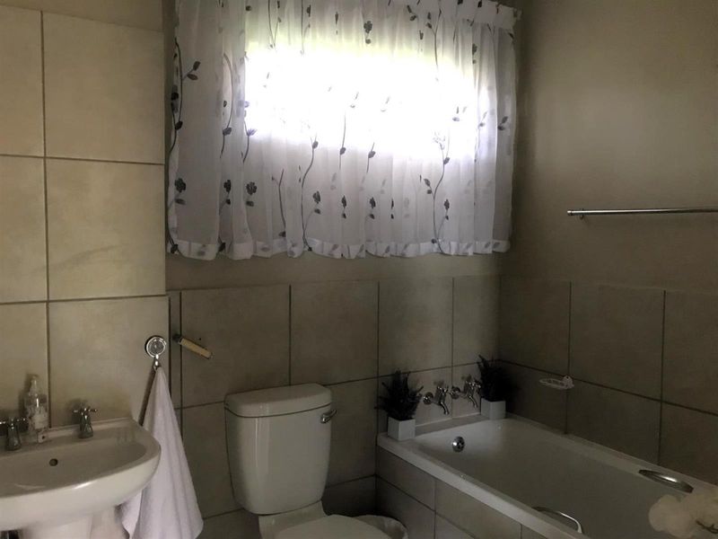 2 Bedroom Apartment For Sale in Mahube Valley, Mamelodi East - Photo 9